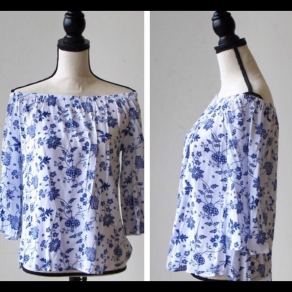 ❌❌ SOLD: Floral Cold Shoulder Blouse - Picture 5 of 6
